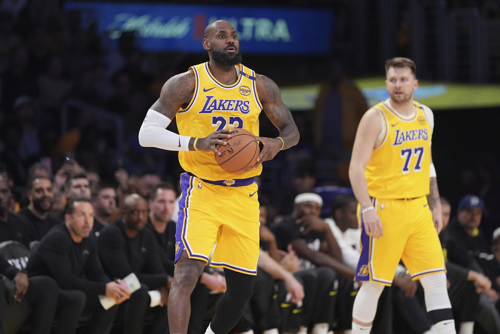 NBA(影)／詹皇魅力席捲全美！開幕戰對決「衛冕軍」尼克門票最便宜6萬才能進場