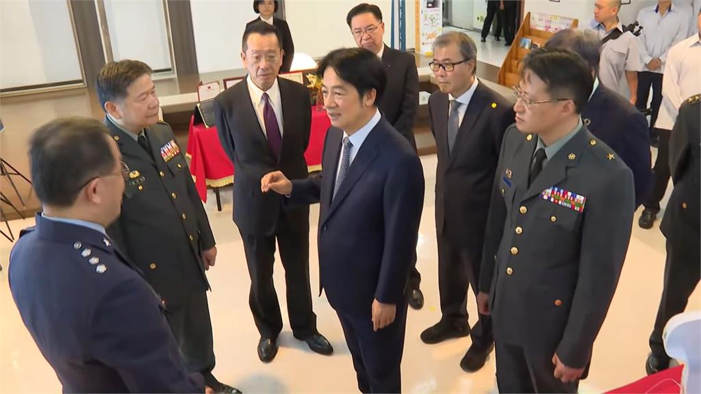 賴總統為國防醫學大學改名揭牌 被追問內閣改組不回應
