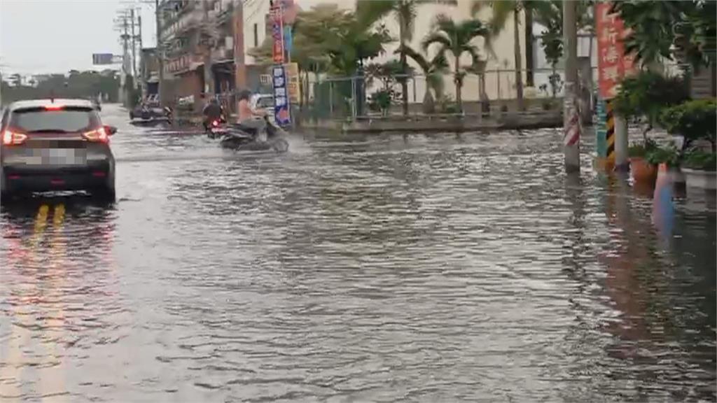 百年大潮加颱風影響 屏東東港連三天淹大水