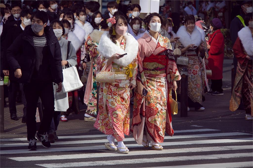 日本各地歡度成年禮　北九州市長「超時髦」裝扮現身