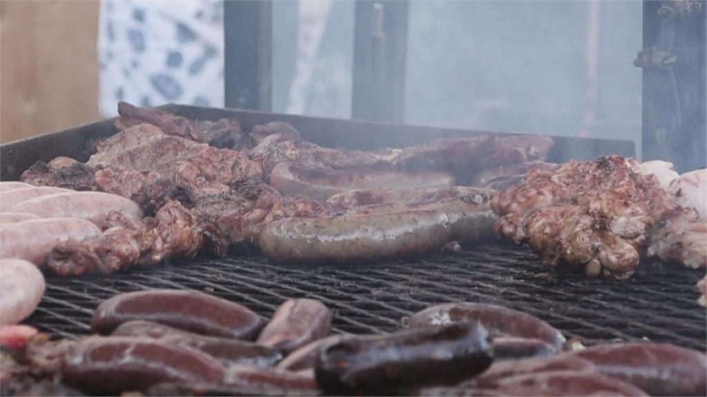 阿根廷拚連霸秘密武器? 「傳統烤肉Asado」炭香十足