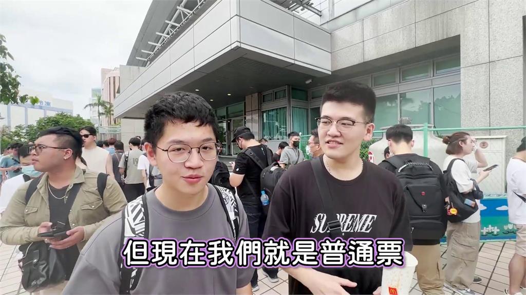 直擊成人展現場!他近距離欣賞人氣女優 網羨:海景第一排